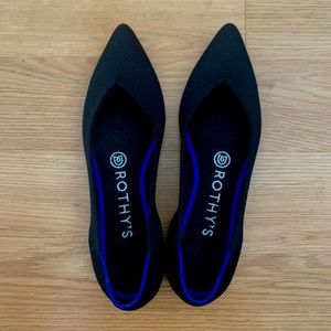 Rothys point flat